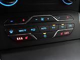 Ford S-MAX 2,0 EcoBlue NAVI KAMERA VÝHŘEV - náhled 31