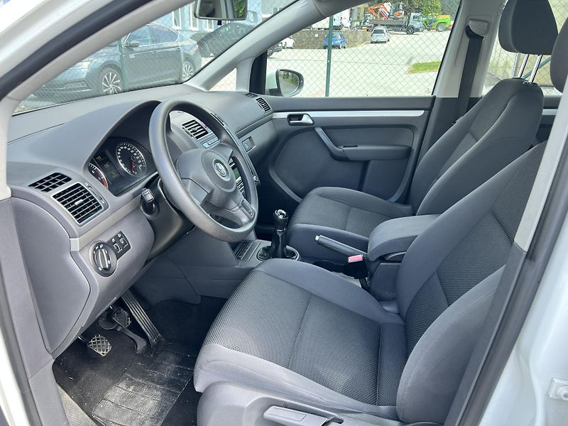 Volkswagen Touran 1.2TSi 77kw  7MÍST TEMPOMAT  - fotka 9 z 44