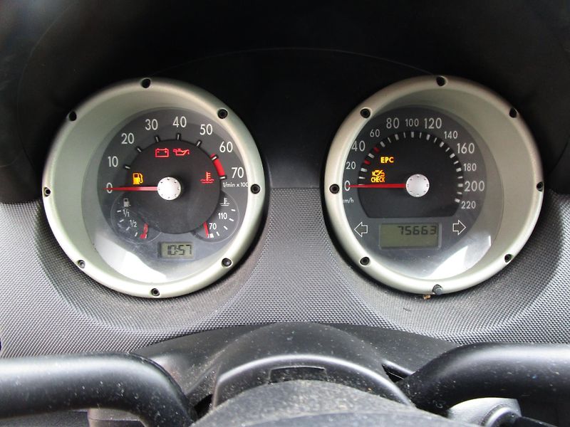 Volkswagen Polo (2001) 1,0-37KW-KOUPEN V ČR-2.MAJITEL - fotka 10 z 14