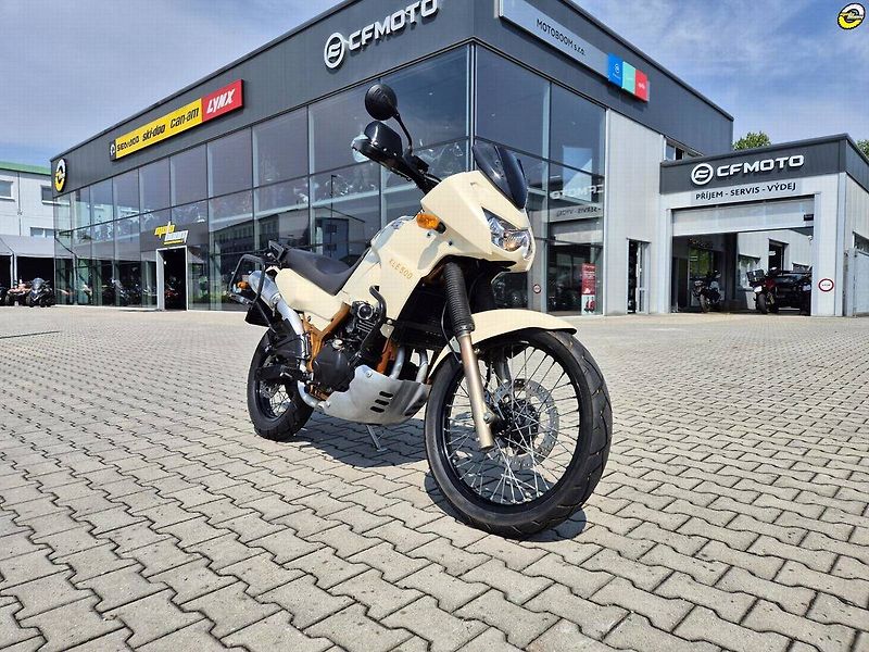 Kawasaki KLE 500 (2006) - fotka 1 z 22