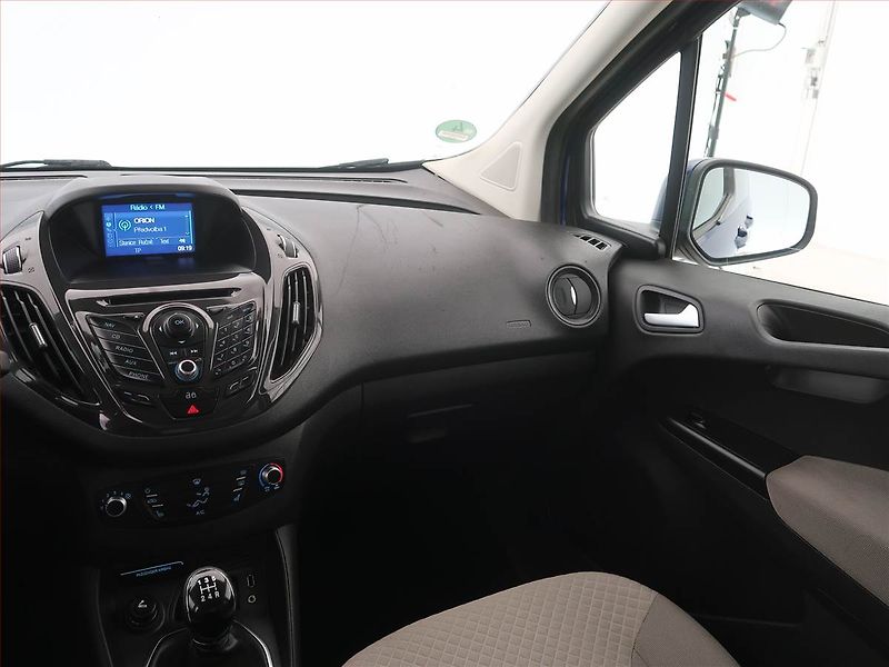 Ford Tourneo Courier (2014) Titanium 1.6 TDCi, 5Míst - fotka 8 z 15
