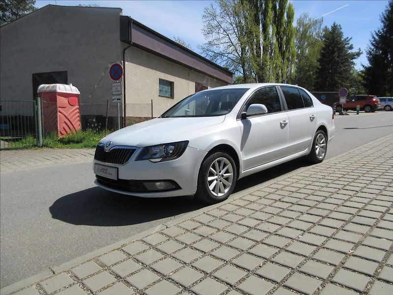 Škoda Superb 2,0 TDi 103 Kw, Xenon, Vyhř. N - fotka 1 z 28