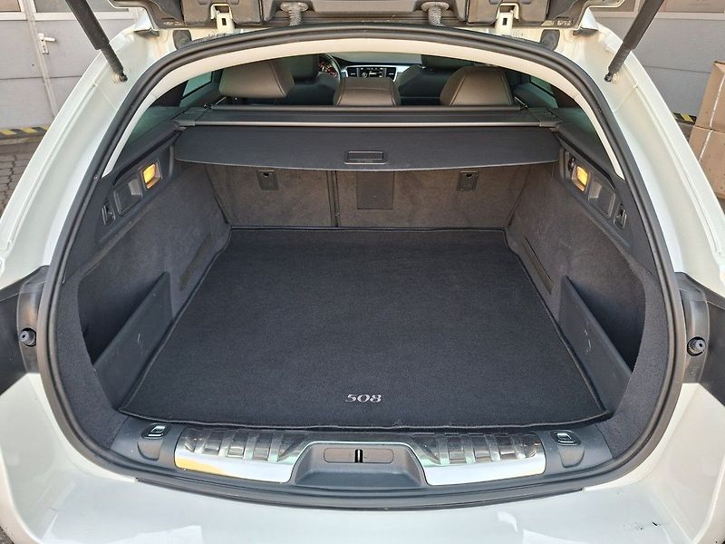 Peugeot 508 SW GT 2.2 HDI 204k AUT6 - fotka 5 z 27