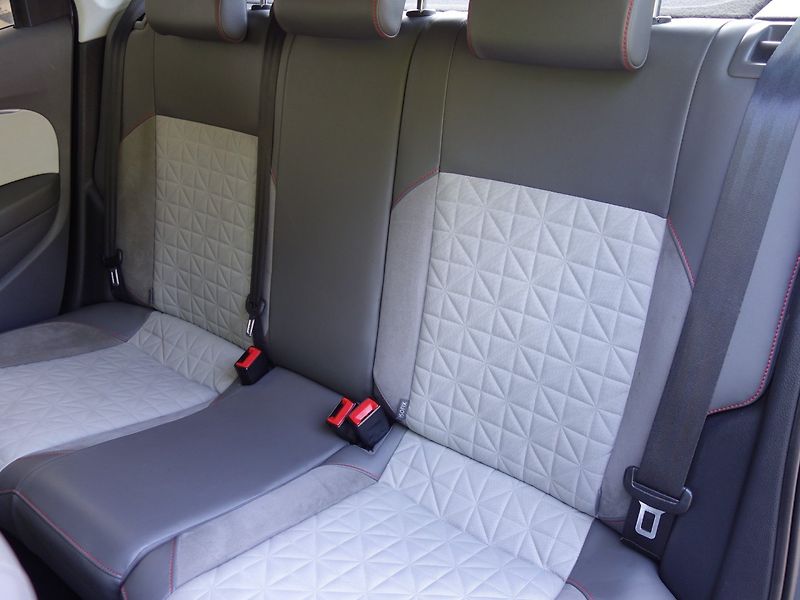Volkswagen Polo (2010) 1.6TDI 66kW DSG BEATS -DPH - fotka 34 z 41