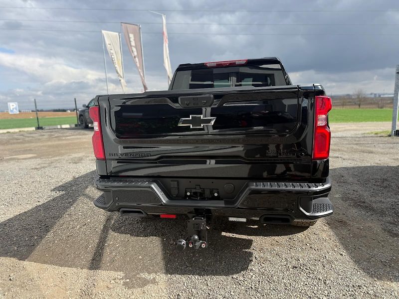 Chevrolet Silverado (2026) HIGH COUNTRY Midnight 6.2l - fotka 6 z 19