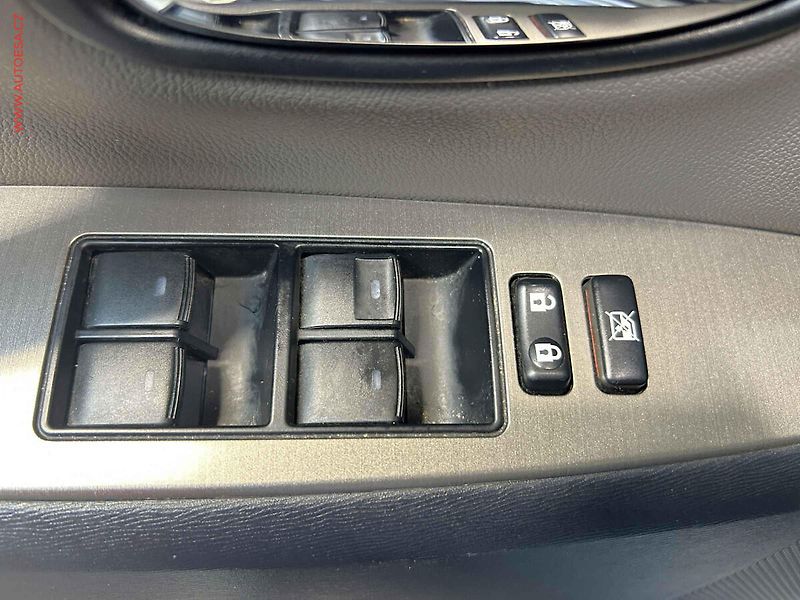 Toyota Avensis (2011) 2.2D-CAT, 2.maj,ČR, AT - fotka 12 z 17