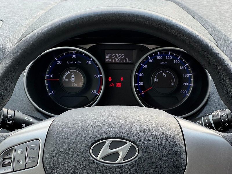 Hyundai ix35 (2012) 1,7 Crdi 85 KW - fotka 18 z 32