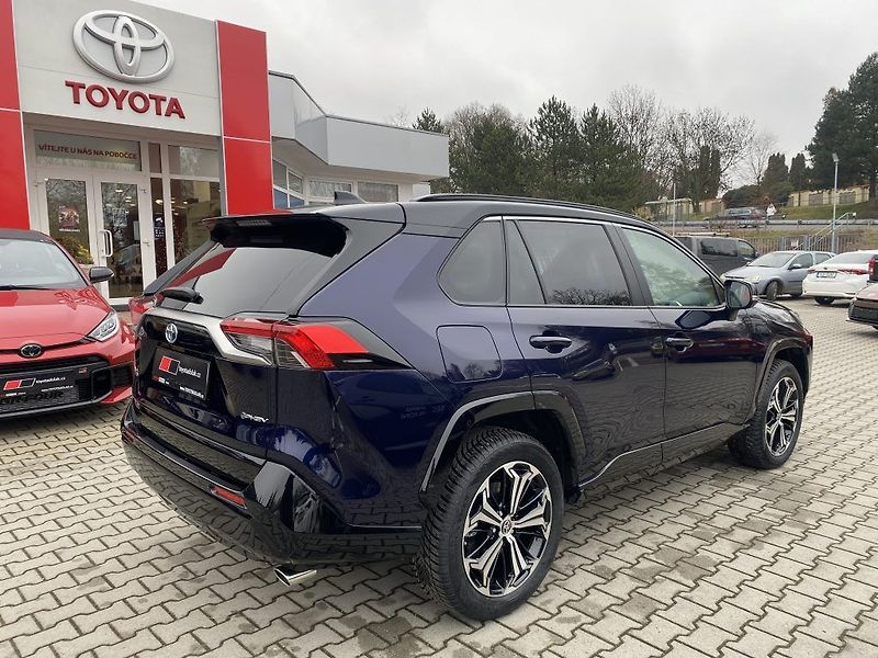 Toyota RAV4 2.5 Plug-in 185 Selection - fotka 6 z 23