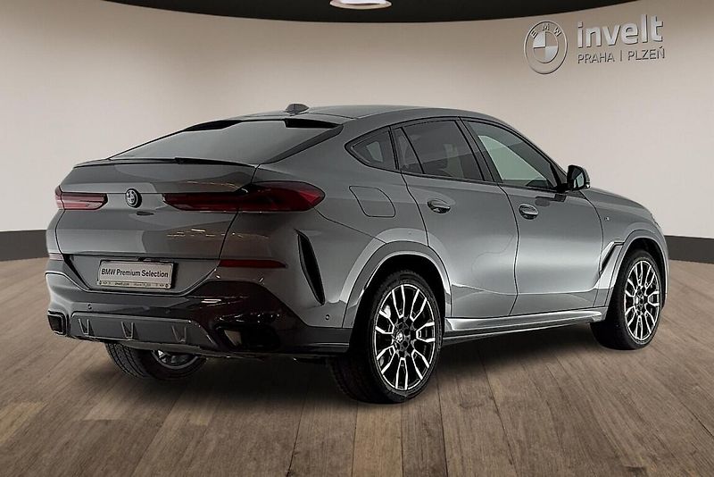 BMW X6 xDrive40d - fotka 3 z 22