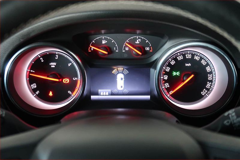 Opel Astra (2017) 1.6 CDTI, Navi, Tempomat - fotka 11 z 21