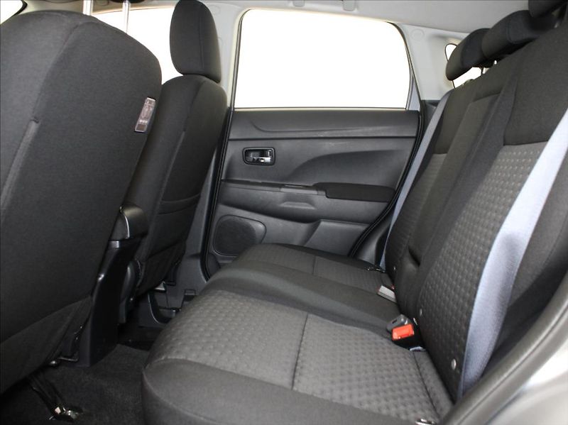 Mitsubishi ASX 1,8 Di-D 110Kw 4x4 MT Tažné ČR - fotka 7 z 18