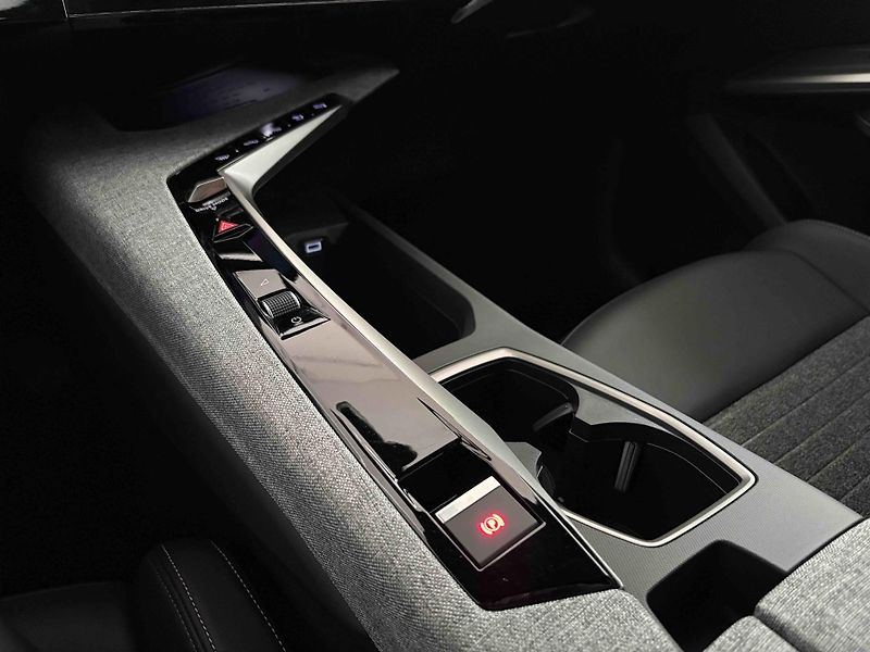 Peugeot 5008 (2026) Business Hybrid 145 e-DCS6 - fotka 20 z 41