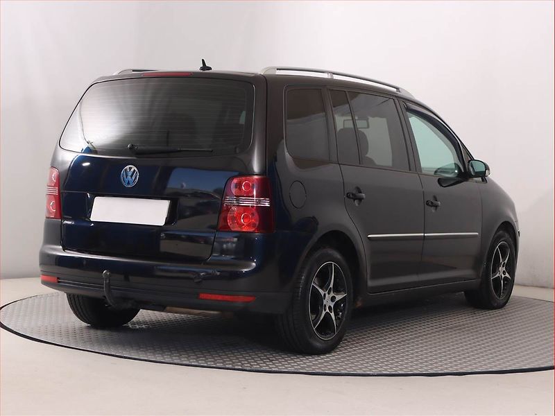 Volkswagen Touran (2008) 2.0 TDI, Tempomat - fotka 5 z 17