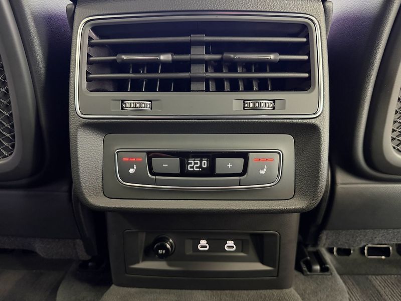 Audi Q7 60 TFSI e QUATTRO HYBRID  S-LI - fotka 32 z 35