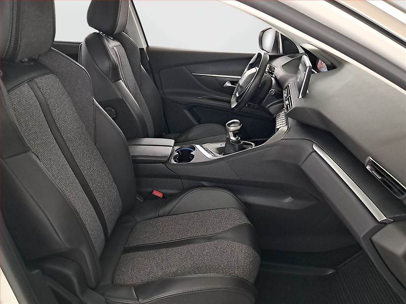 Peugeot 5008 (2020) PureTech 130, 7 míst, ČR,1.maj - fotka 9 z 22