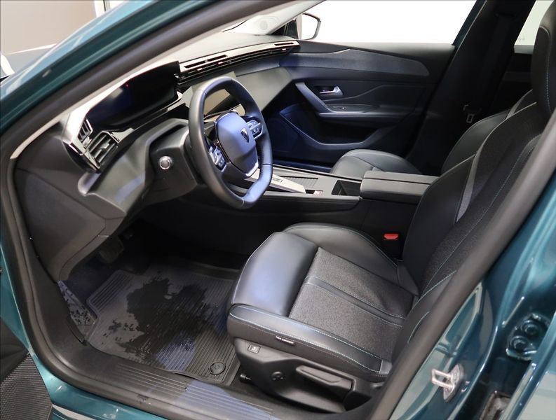 Peugeot 308 1,2 PT AT ALLURE NAVI KAMERA - fotka 7 z 29