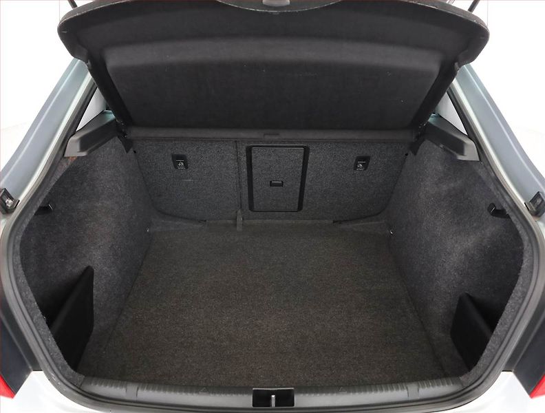 Škoda Rapid (2014) 1.2 TSI, po STK, plně pojízdný - fotka 11 z 17