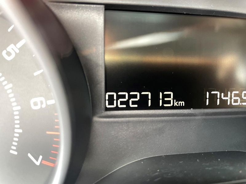 Peugeot 208 (2019) Signature 1,2i 110k AUT6 - fotka 7 z 7