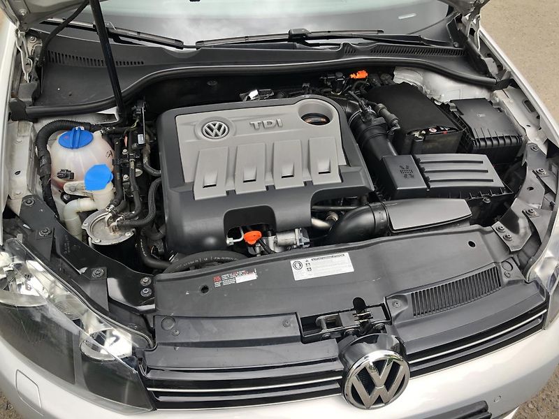 Volkswagen Golf Variant (2011) 2,0TDi STYLE nez. rezervace - fotka 66 z 68