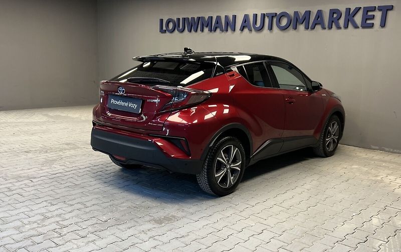 Toyota C-HR 1,8 Hybrid AT Selection - fotka 2 z 16