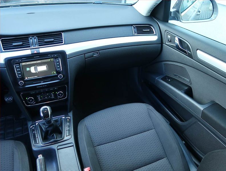 Škoda Superb (2012) 1.8 TSI, 4X4, Serv.kniha - fotka 8 z 22