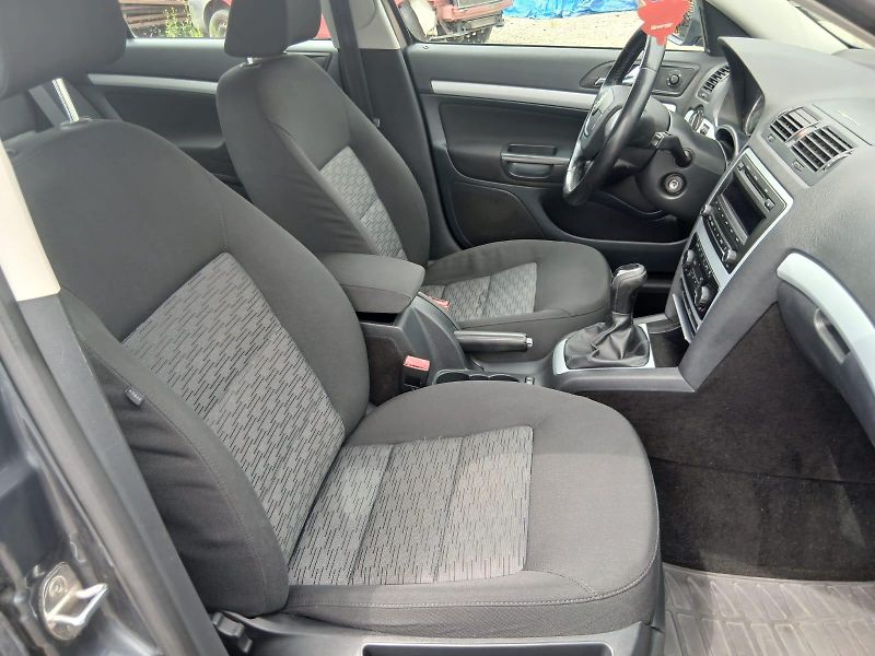 Škoda Octavia 1.6 TDI, BEZ KOROZE! - fotka 28 z 43
