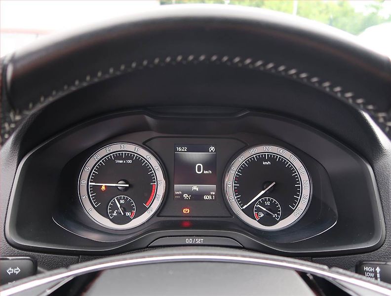 Škoda Karoq (2022) Sportline 2.0 TDI - fotka 11 z 20