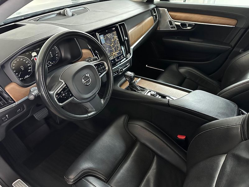 Volvo S90 (2018) D5 INSCRIPTION AWD  - fotka 9 z 34