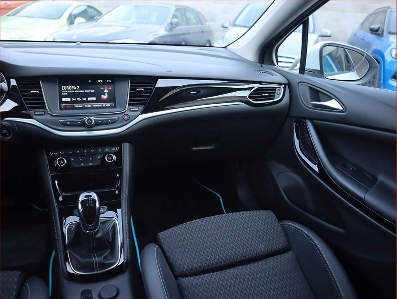 Opel Astra (2017) 1.4 T, Serv.kniha, Tempomat - fotka 8 z 19
