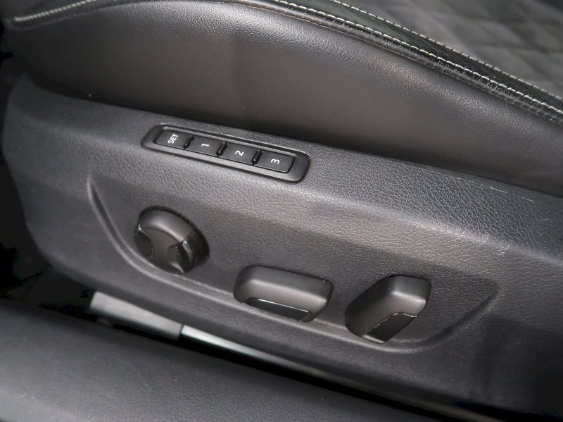 Škoda Superb (2018) SPORTLINE 2.0TDI 140KW CANTON - fotka 14 z 41