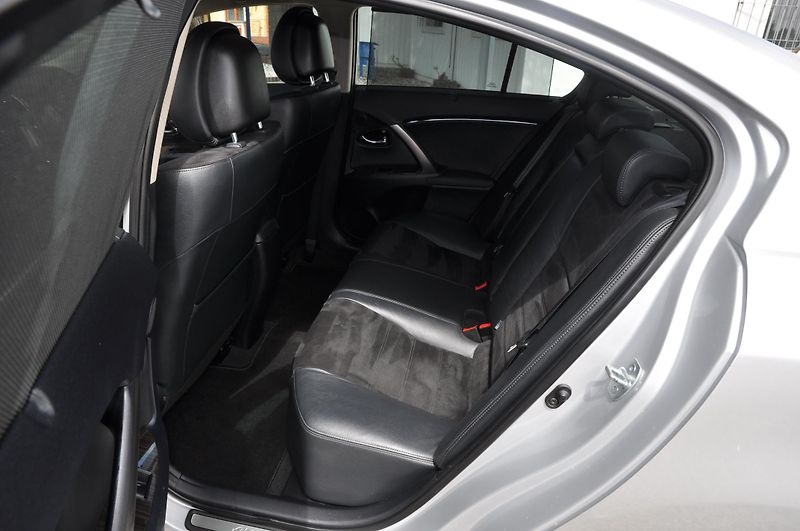 Toyota Avensis 1.8 Valvematic A/T Kůže - fotka 7 z 14