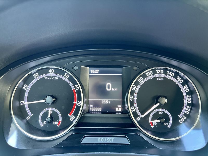 Škoda Rapid Spaceback 1.0TSi 81kw KAMERA - fotka 16 z 44