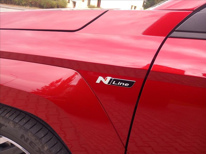 Hyundai Kona 1,6 4X4 DCT N-LINE PREMIUM - fotka 25 z 26