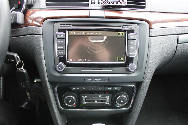 Škoda Superb 3,6 FSi  4 x 4, DSG, 191KW - fotka 17 z 29