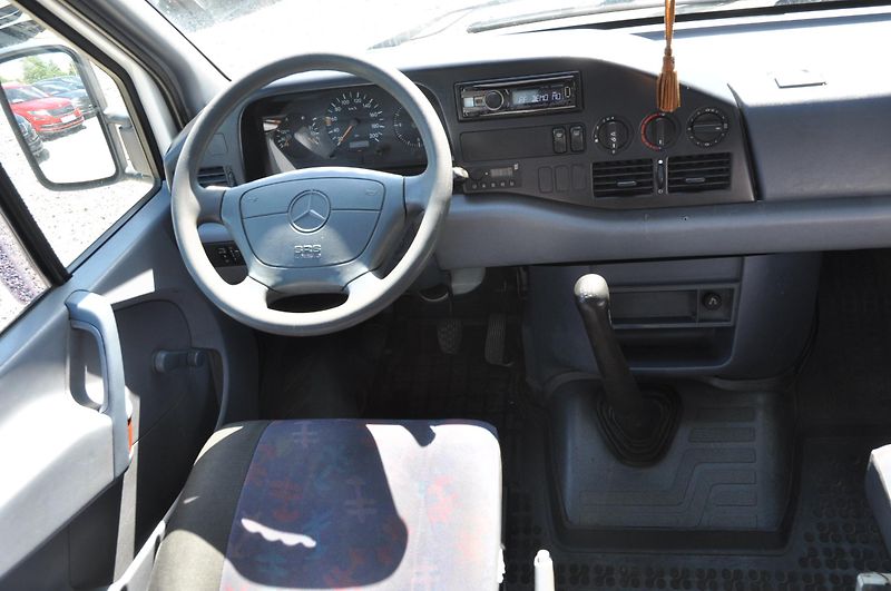 Mercedes-Benz Sprinter 212D 2.9 90kW OBYTNÁ VESTAVBA - fotka 5 z 14