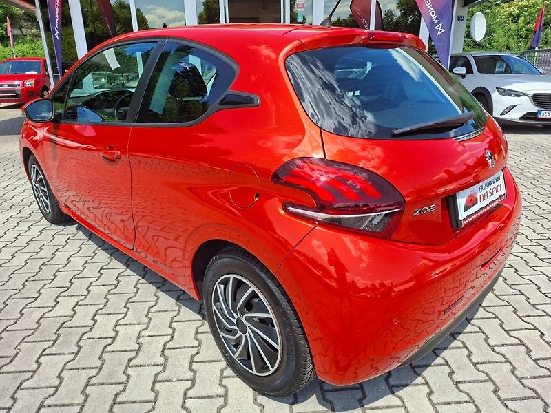 Peugeot 208 (2015) 1.0i 50kW -KLIMA-SENZORY - fotka 6 z 42