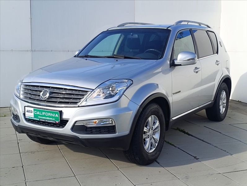 SsangYong Rexton 2,0 RX200 7MÍST TEMPOMAT - fotka 2 z 31