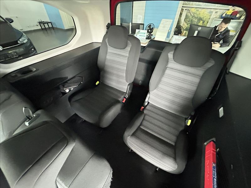 Opel Combo 1,2   TURBO,TAŽNÉ,LIFE,7.MÍSTN - fotka 31 z 32