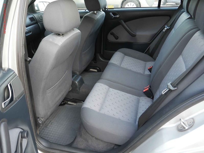 Škoda Octavia (2007) 1.6i, ČR, servis.kniha - fotka 10 z 16
