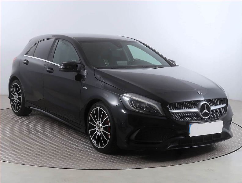 Mercedes-Benz Třídy A (2017) AMG line A 180, Kůže, Navi - fotka 1 z 15