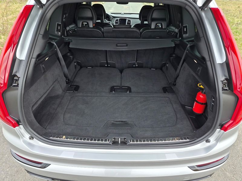 Volvo XC90 (2019) 2.0 /288kW - fotka 24 z 37