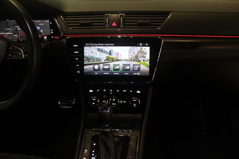 Škoda Superb (2020) 2.0TDI DSG SportLine Display - fotka 30 z 35