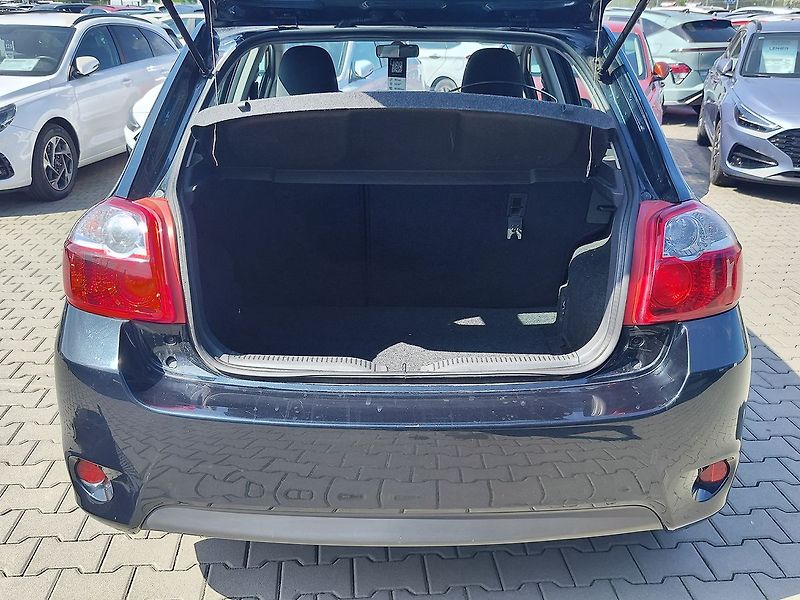 Toyota Auris 1.6 Valvematic/97kW Terra Cool - fotka 9 z 22