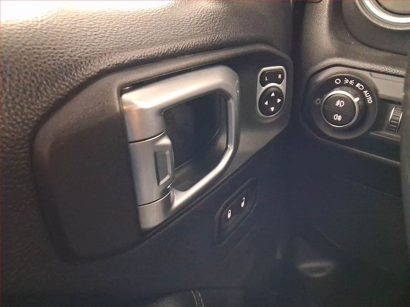 Jeep Wrangler (2019) 2.2 MultiJet - fotka 18 z 21