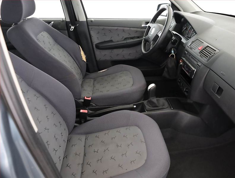 Škoda Fabia (2002) Elegance 1.4 16V, Klima - fotka 7 z 13