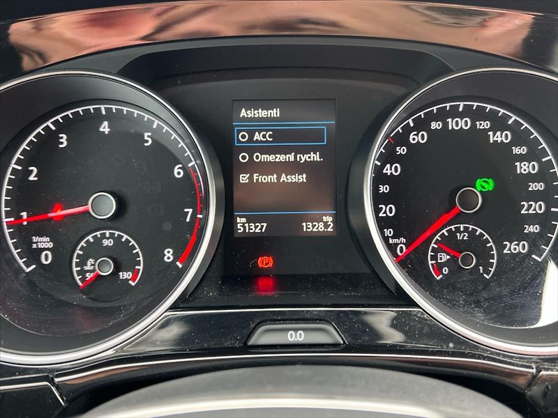 Volkswagen Touran 1,5 TSi 110kW 7DSG HIGHLINE - fotka 16 z 23