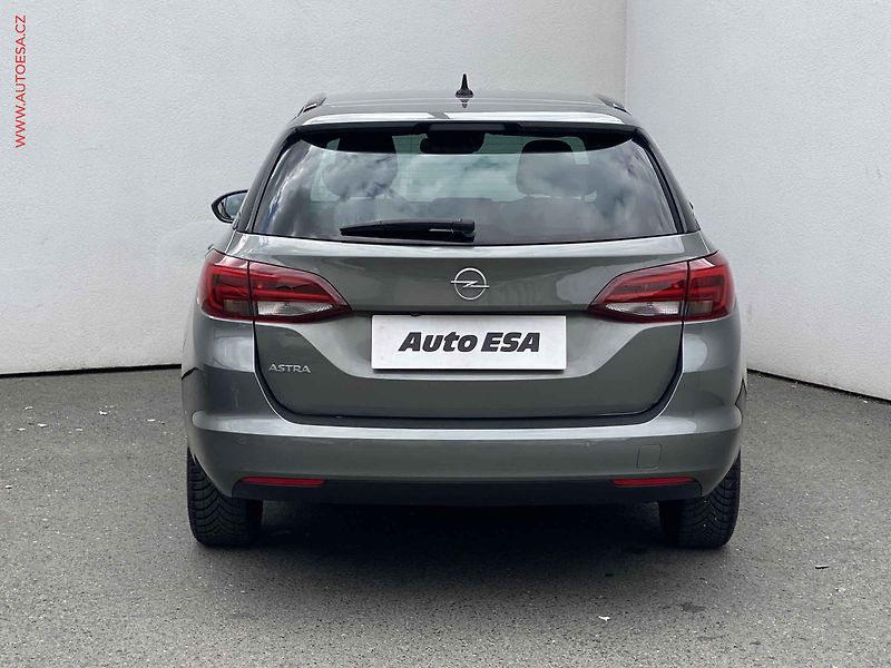 Opel Astra (2019) 1.5 CDTi, Dynamic, LED - fotka 5 z 19