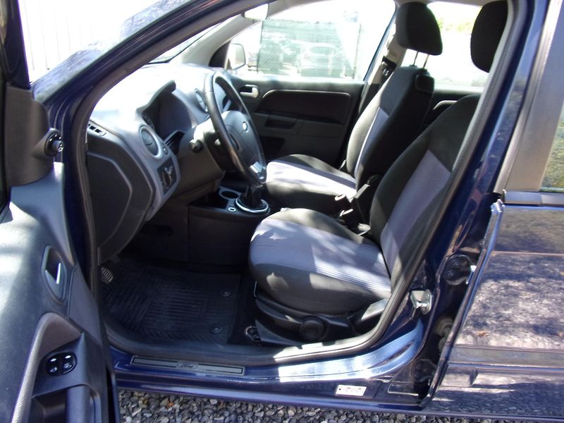 Ford Fusion 1.4i 59kW PŮVOD ČR 1.MAJITELKA - fotka 9 z 20