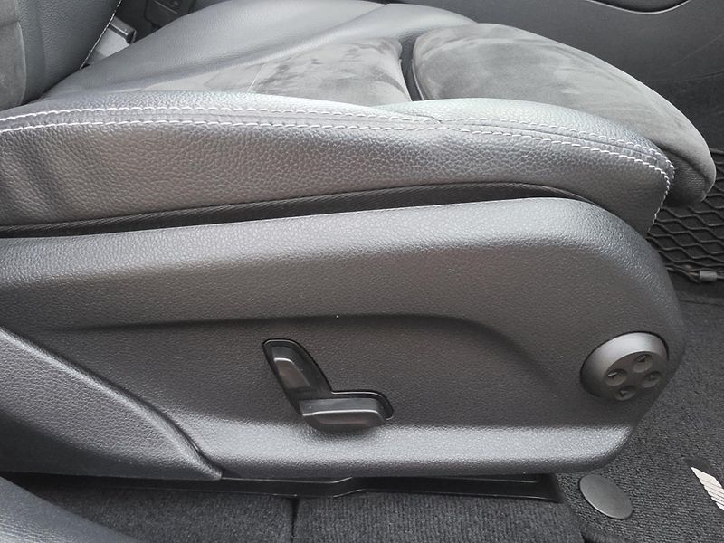 Mercedes-Benz GLC 350CDi 190kW 4MATIC*PANORAMA* - fotka 46 z 53