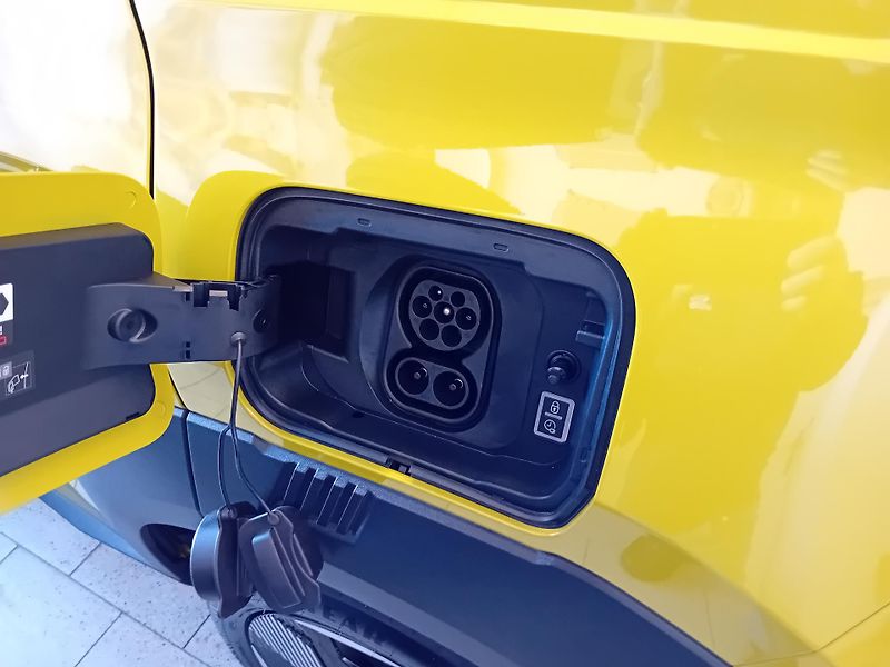 Fiat Grande Panda Electric (2026) 44kWh 113k LaPrima 8 ZÁRUKY - fotka 20 z 20